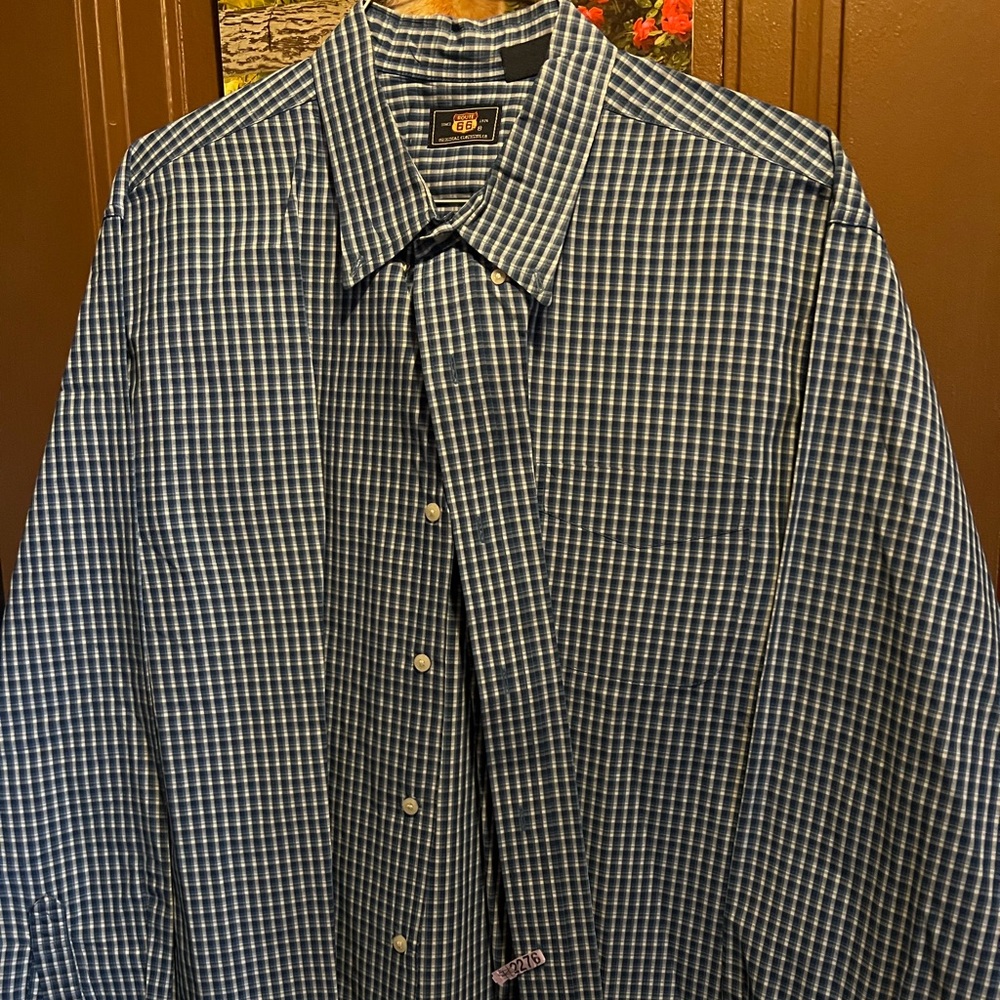 Route 66 men’s dress shirt size xl. Like new
